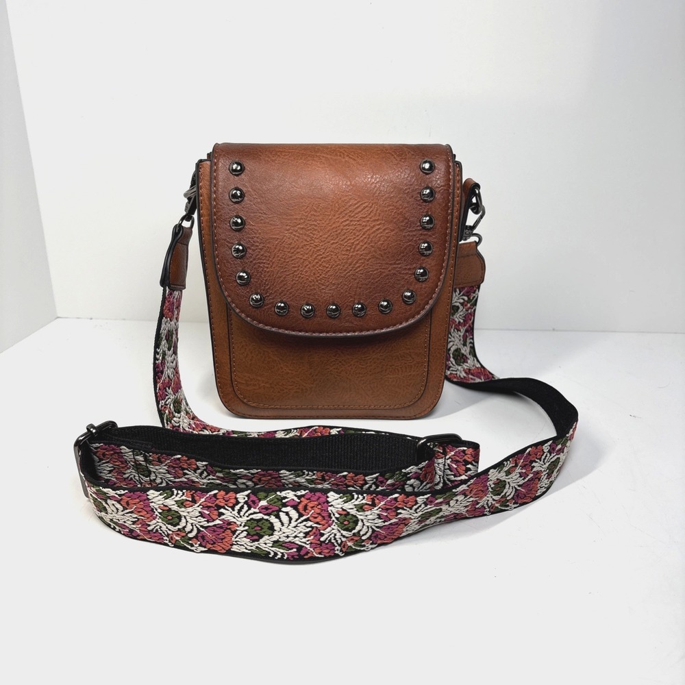 Sam &‎ Hadley Western Tooled Compact Crossbody (GW9064) in Cognac Brown NWT